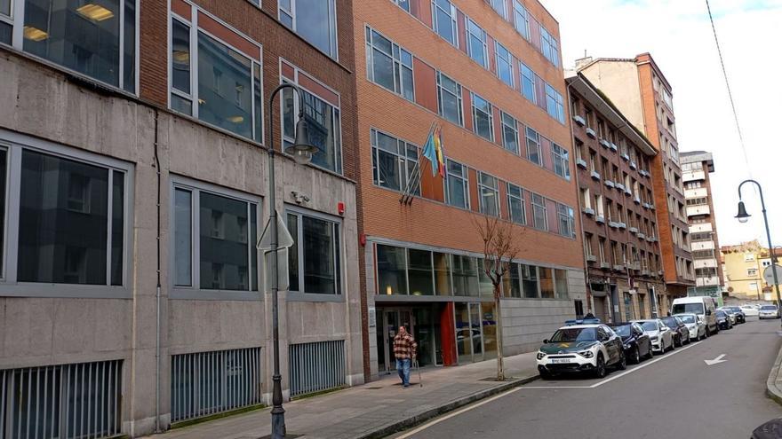 Los Juzgados de Avilés, ayer por la mañana. | I. G.