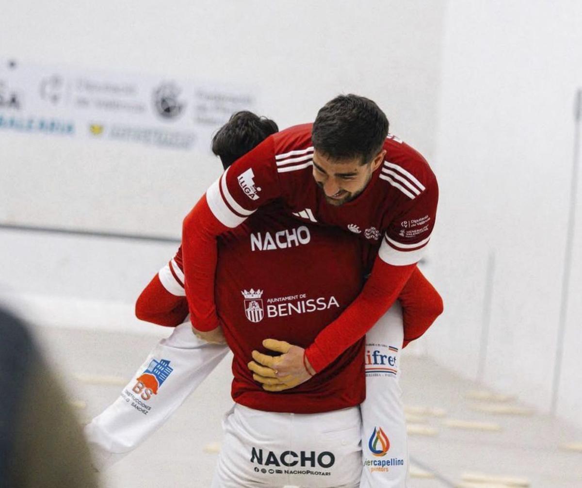 Dos estilos y cuatro poetas para la final