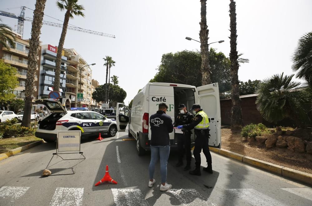 La Policía Local de Torrevieja impone cien multas por incumplir la cuarentena