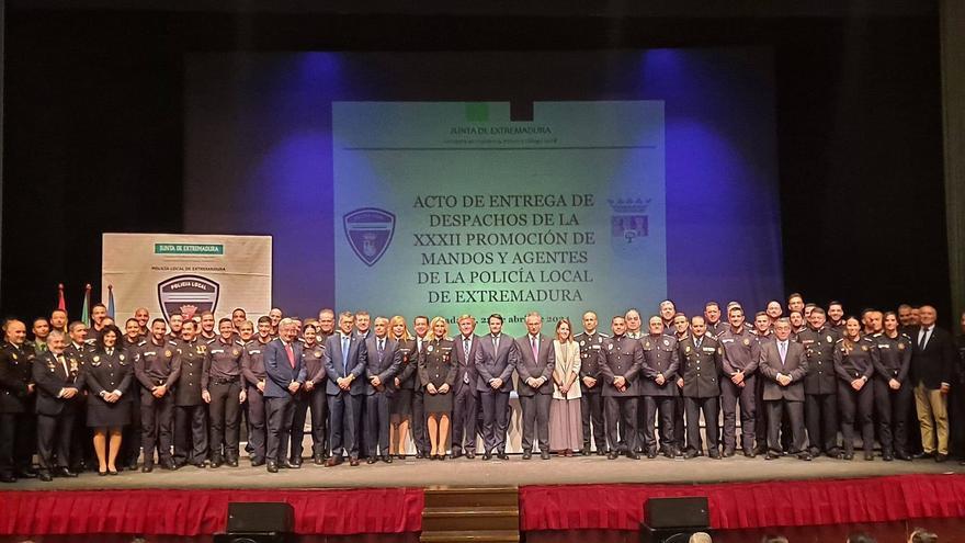 Nueva promoción de agentes en Badajoz: &quot;Ser policía local es vocación de servicio puro&quot;