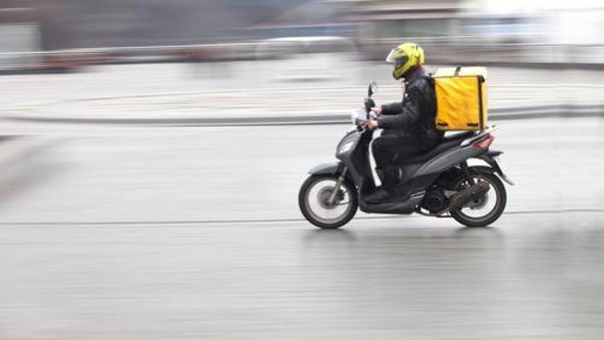 La ley de ‘riders’ dará cobertura a todo el colectivo de los falsos autónomos