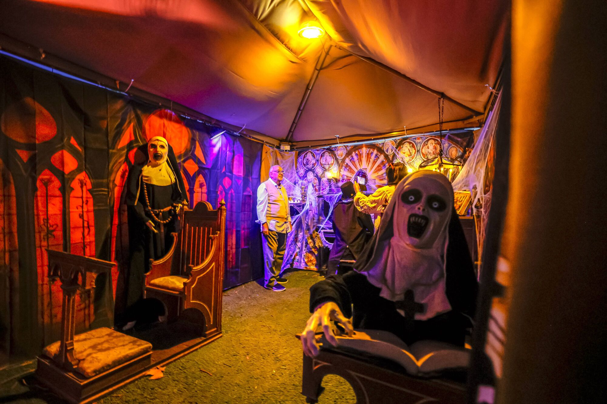 PALMA, CASA DE BITELCHUS EN PALMANYOLA, HALLOWEEN.