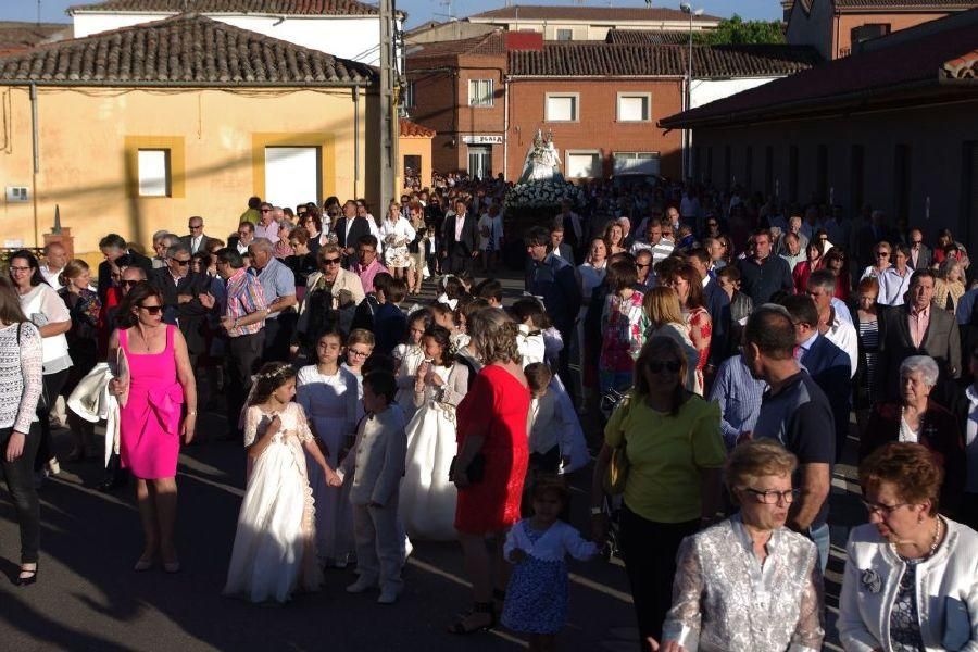 Fuentesaúco arropa a la Virgen de la Antigua