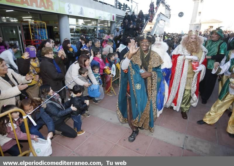 Los Reyes Magos repartieron regalos e ilusiones en Castellón