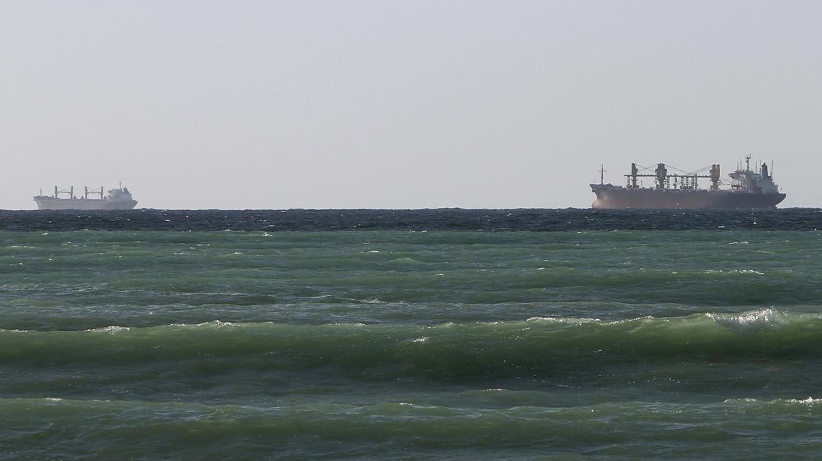 zentauroepp18000274 xah01 musandam om n 15 1 2012 petroleros cruzan el estre191011094201 zentauroepp18000274 xah01 musandam om n 15 1 2012 petroleros cruzan el estre191011094201