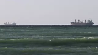 Irán promete venganza mientras su parlamento reclama el cierre del estrecho de Ormuz