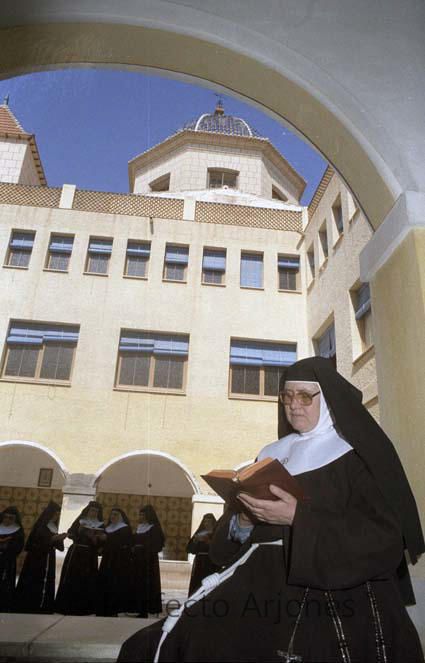 MONJAS DE SANTA FAZ 1987