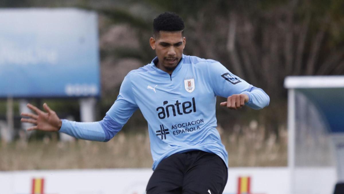 Ronald Araujo, entrenando con la selección de Uruguay en una imagen de archivo Ronald Araujo, entrenando con la selección de Uruguay en una imagen de archivo