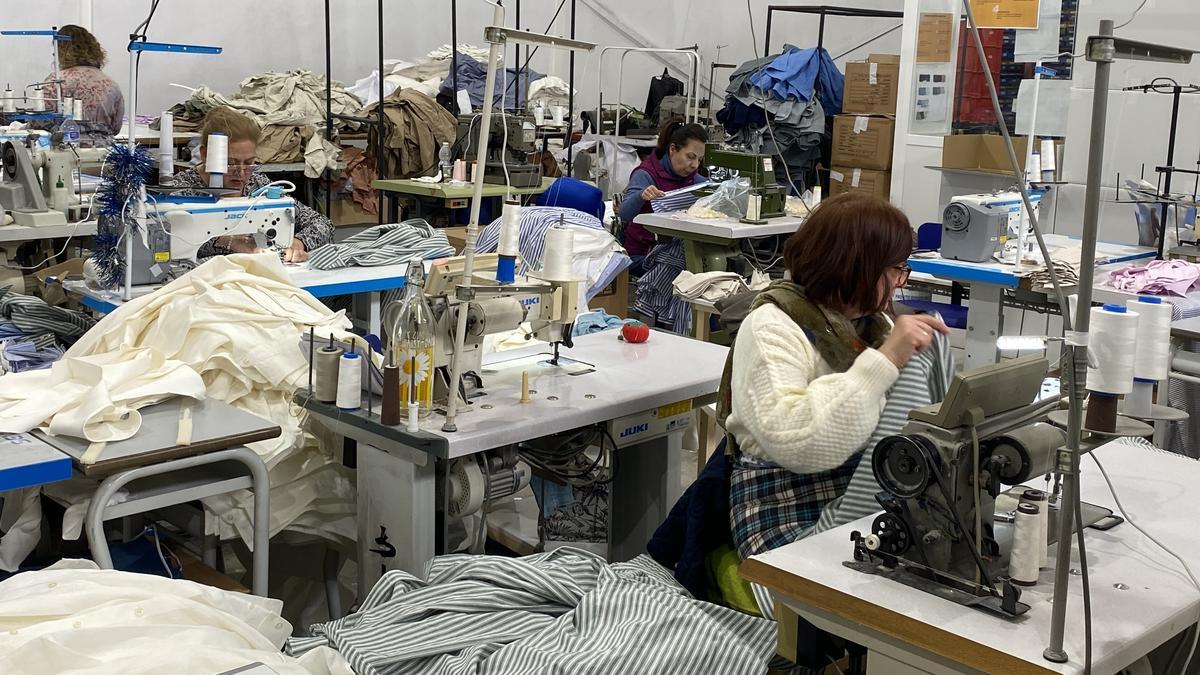 Crece la actividad empresarial del polígono industrial de Cuevas de San  Marcos con una nueva fábrica textil - La Opinión de Málaga
