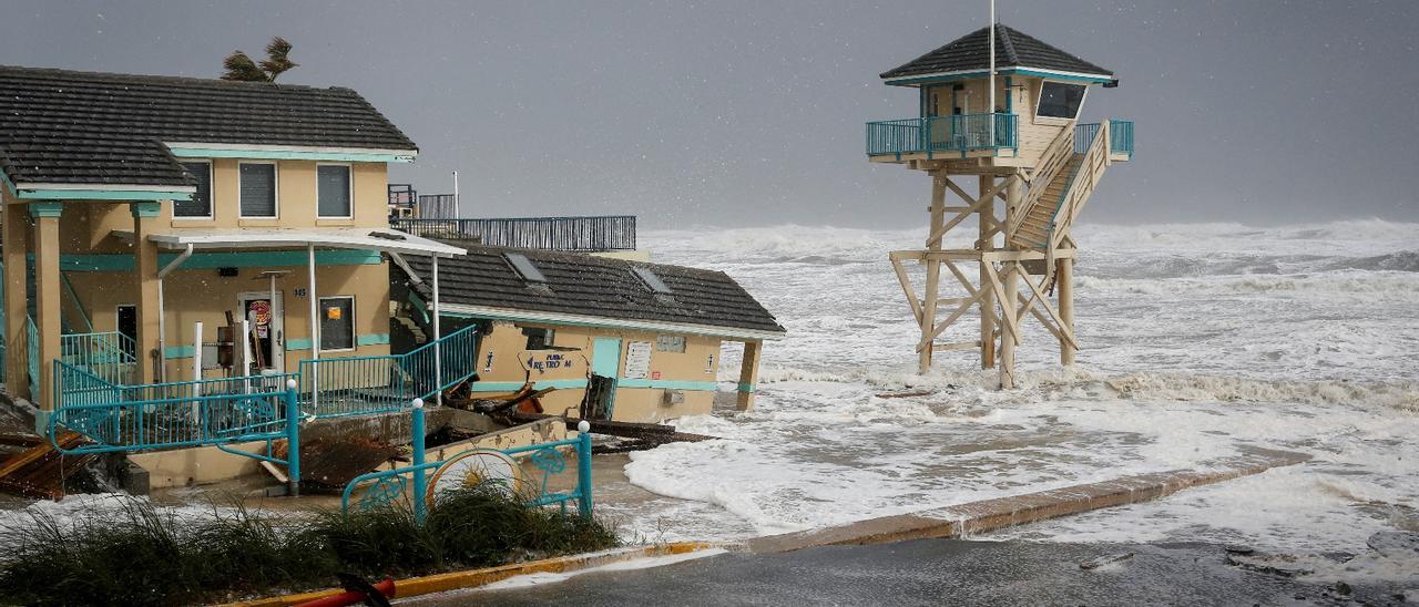 Destrosses per l&#039;huracà Nicole a Daytona Beach