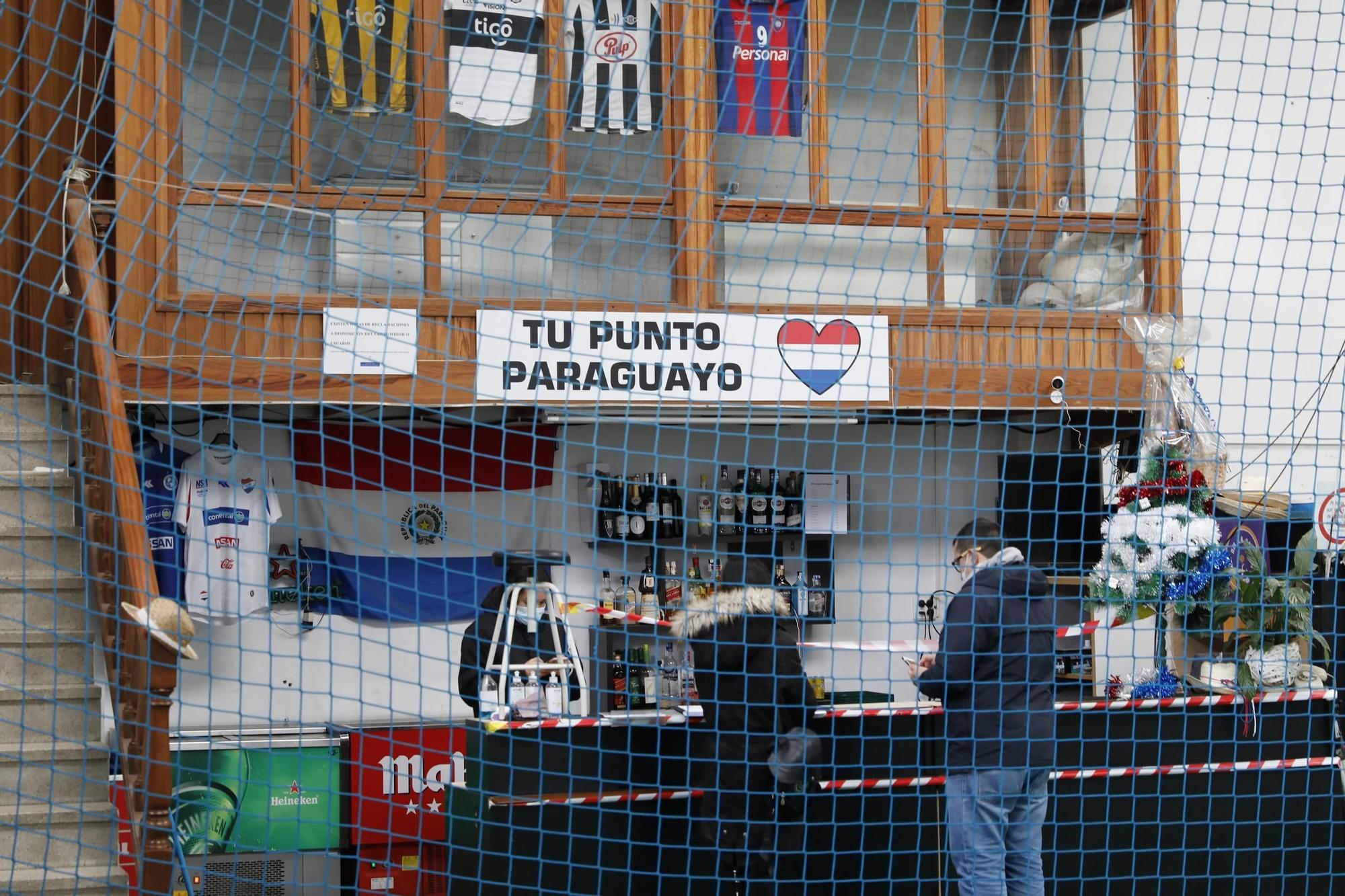 Así es la nave industrial desalojada en Tremañes (Gijón) por la Policía