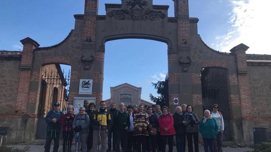 Els participants a la caminada