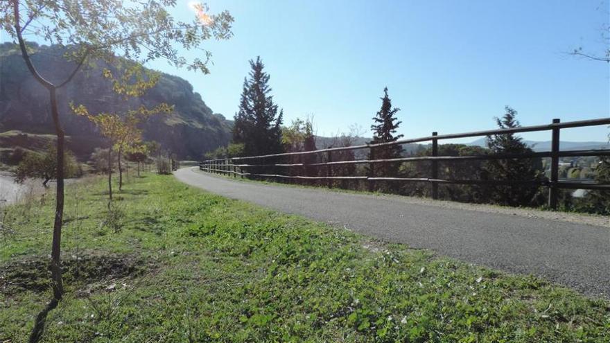 Cuatro menores heridas al salirse de la vía el cuatriciclo en el que circulaban en Zuheros