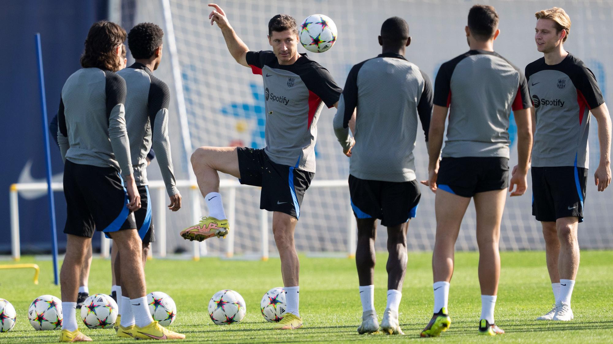 Lewandowski, en el último entrenamiento antes de recibir al Bayern.