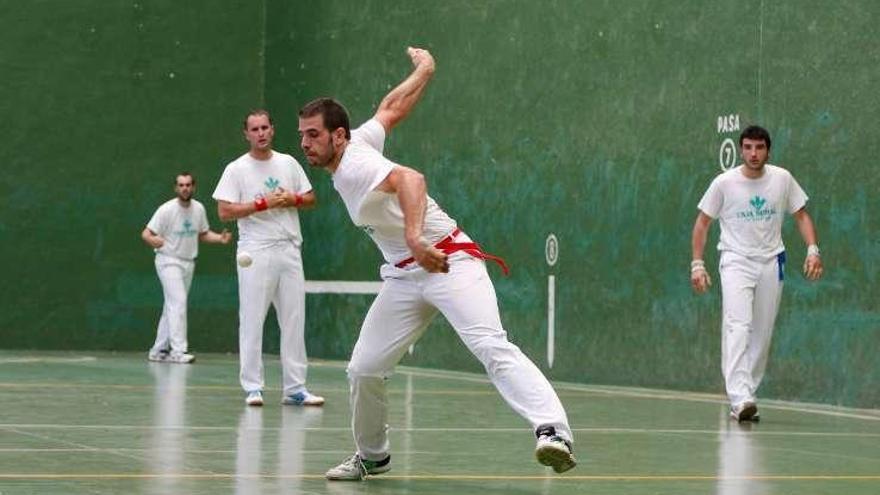 Partido de pelota disputado en el San Atilano.