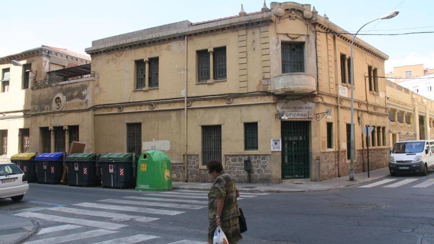 Vista actual de la fachada de la Casa del Niño, donde la Comunidad tiene previsto invertir 300.000 euros para su remodelación este mismo año.