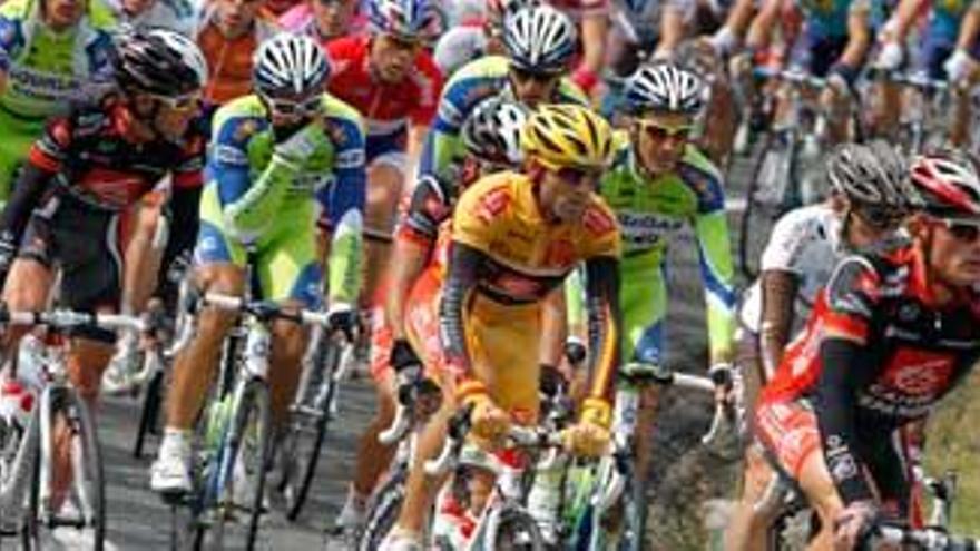 Pelotón de la Vuelta ciclista a España 2009