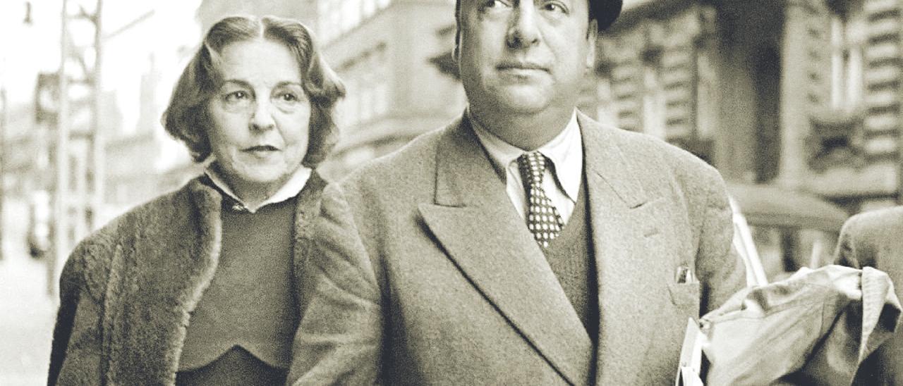 Delia del Carril y Pablo Neruda.