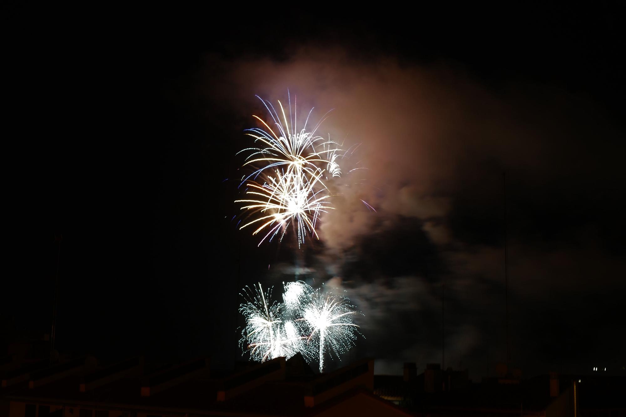 Figueres tanca les Fires i Festes de la Santa Creu amb un castell de focs