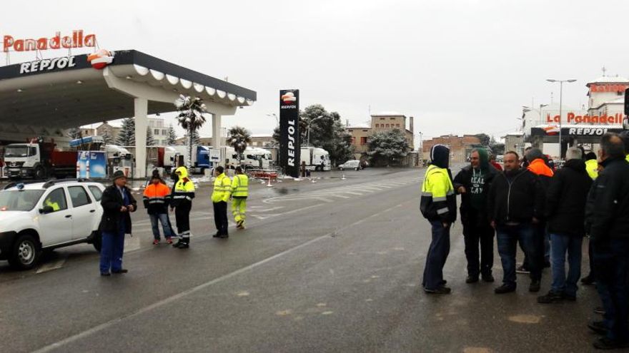 Queixes entre els camioners per la restricció preventiva de trànsit pel temporal