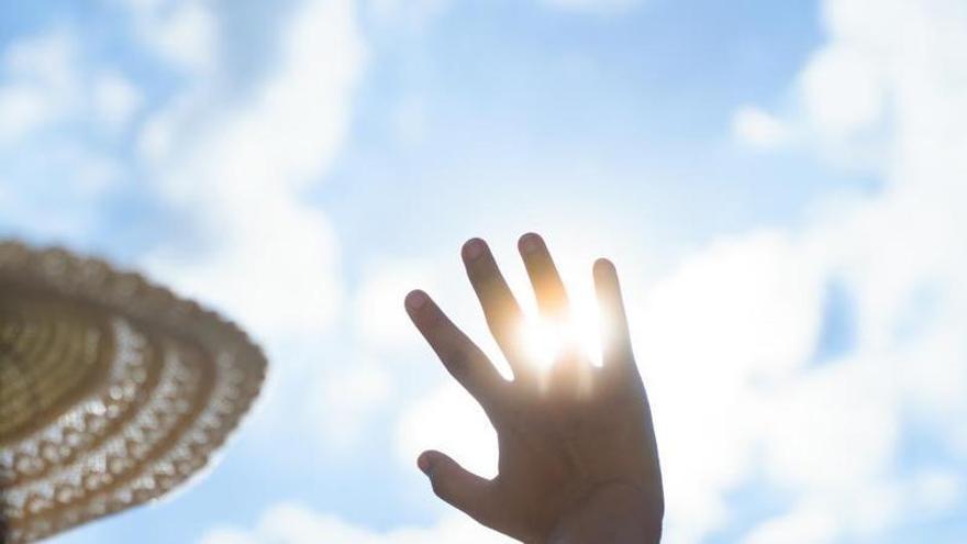 Treballar a l’aire lliure durant una onada de calor: riscos, prevenció i primers auxilis