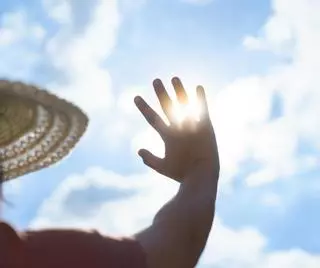 Treballar a l’aire lliure durant una onada de calor: riscos, prevenció i primers auxilis