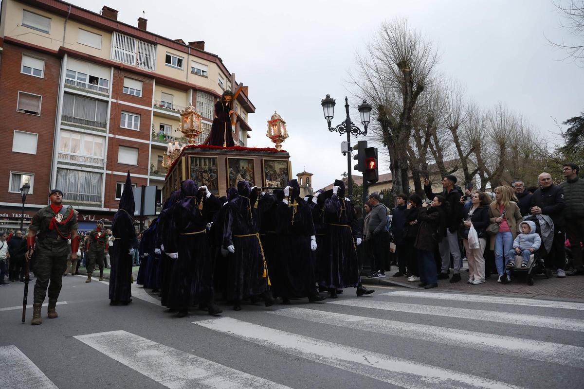 La procesión del Nazareno de Oviedo La procesión del Nazareno de Oviedo