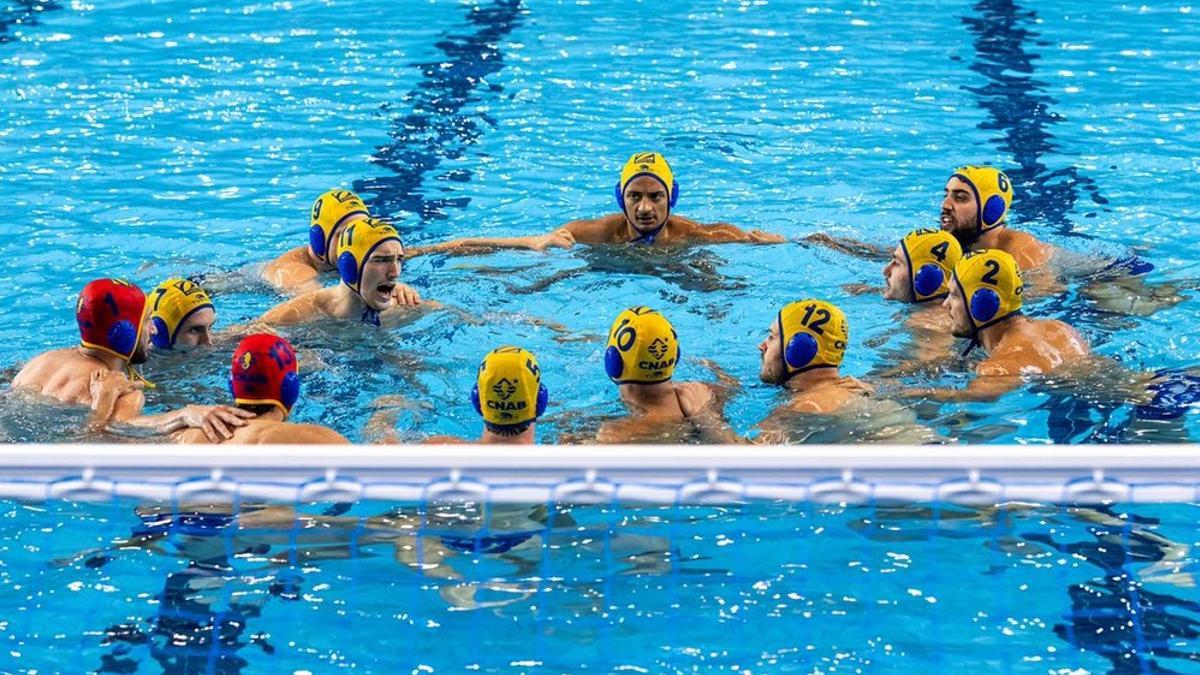 Los jugadores del Atlètic Barceloneta en el encuentro ante el Waspo98 Hannover