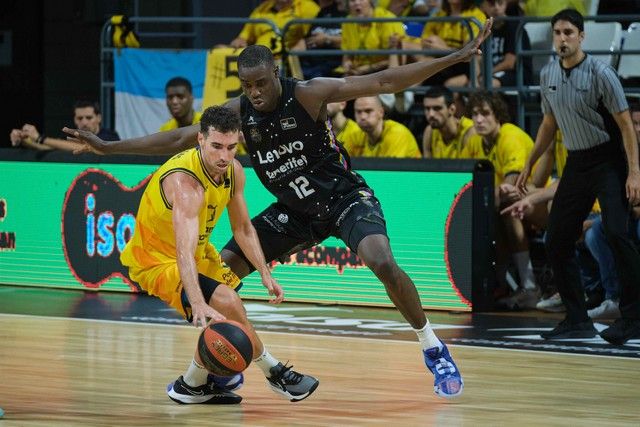 Partido Lenovo Tenerife - CB Gran Canaria de la Copa Isola