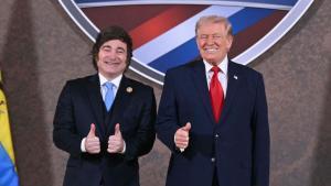 "Gente indecente que camina y va apestando la tierra"