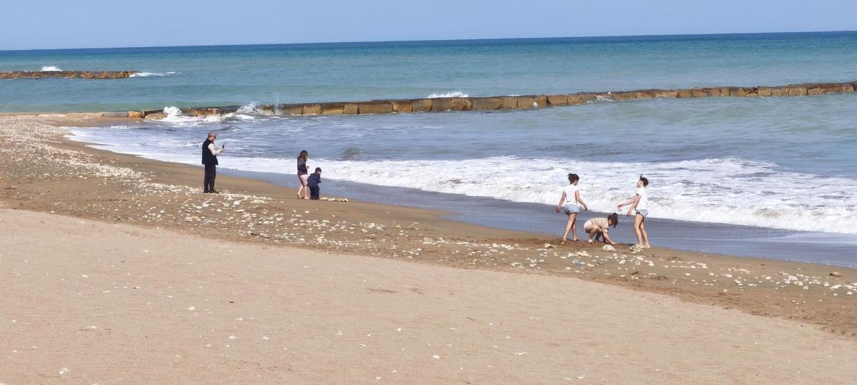 VINARÒS. La playa del Fortí ya ha registrado movimiento durante esta semana.