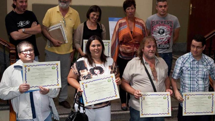 Diplomados de la Escuela Municipal de Oficiales de Jardinería y Paisajismo.