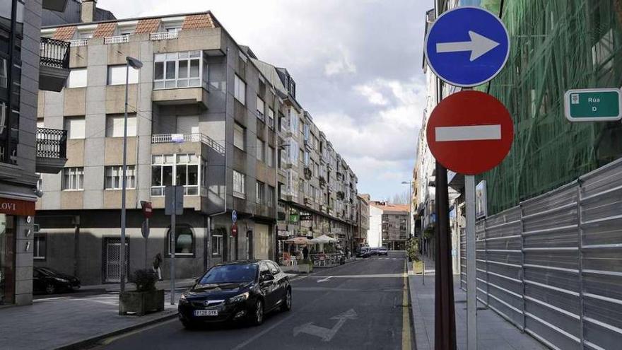 Tramo que sería reabierto al tráfico, en dirección al edificio de la cooperativa. // Bernabé/Javier Lalín