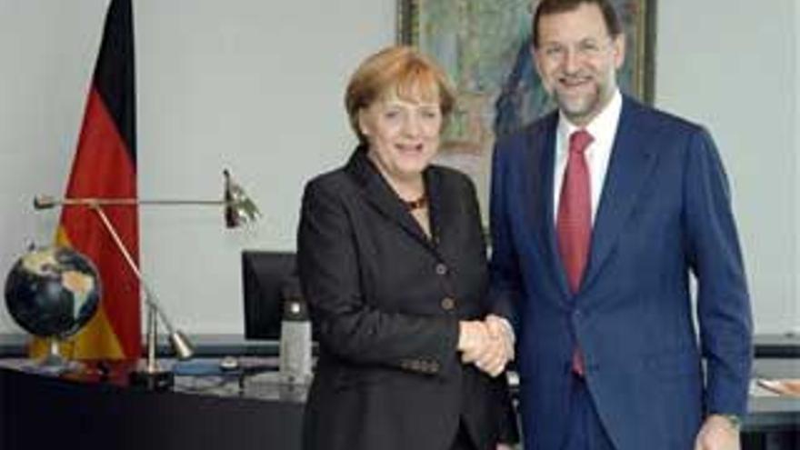 Rajoy propone un contrato europeo de integración para los inmigrantes