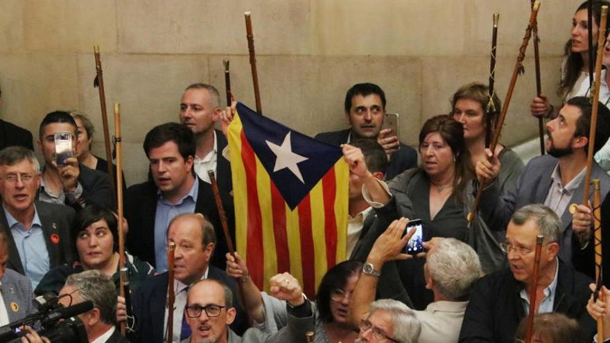 Alcaldes independentistes a l&#039;escala del Parlament.