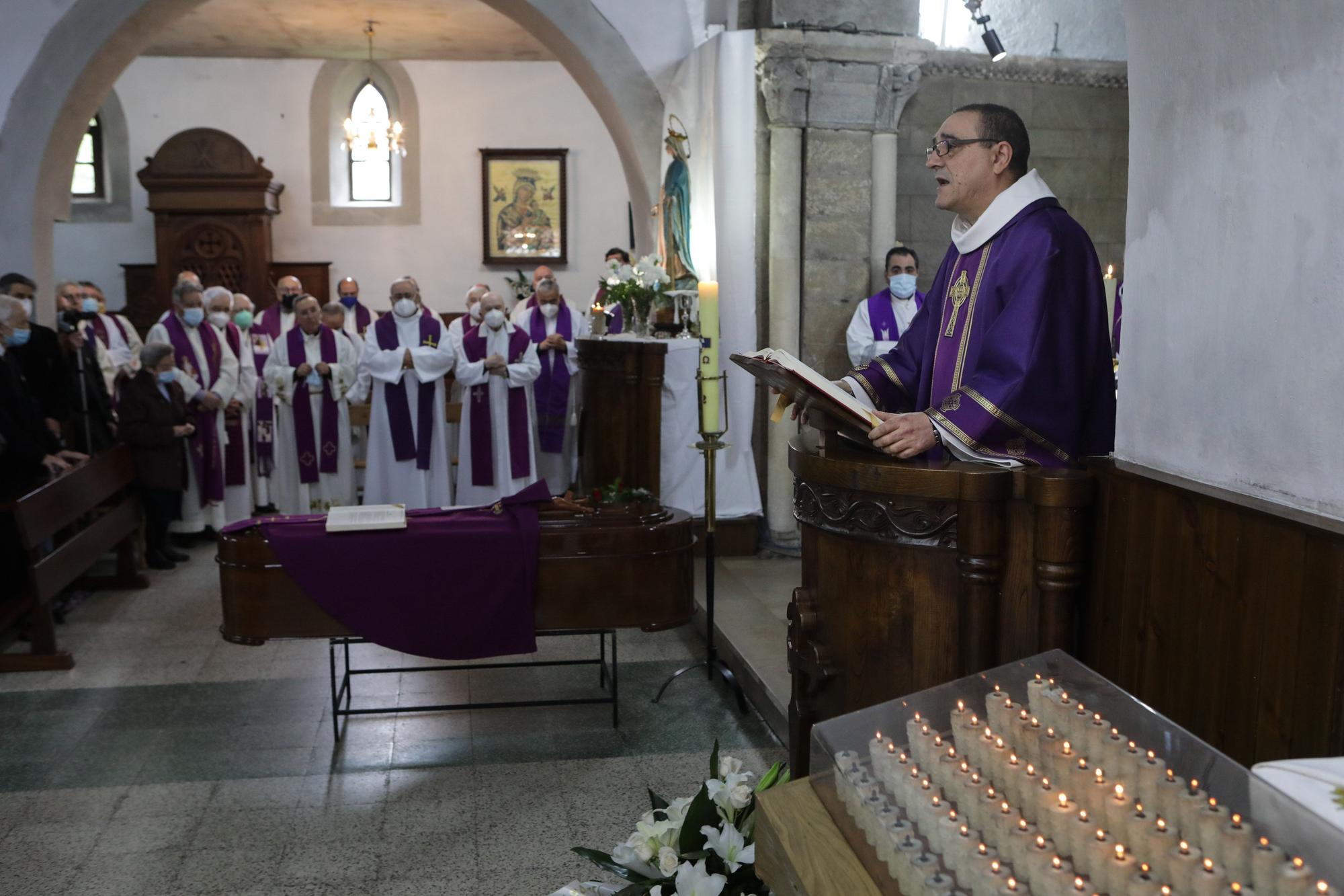 EN IMÁGENES: Así fue el funeral del párroco José Luis Montero