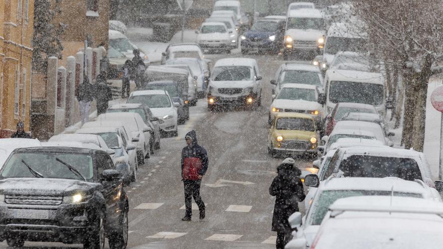 La UME libera todos los vehículos atrapados por la nieve en Soria