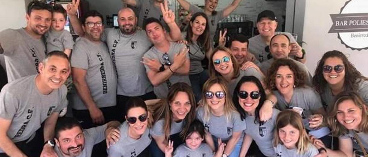 Las familias también celebraron el éxito de los jugadores.