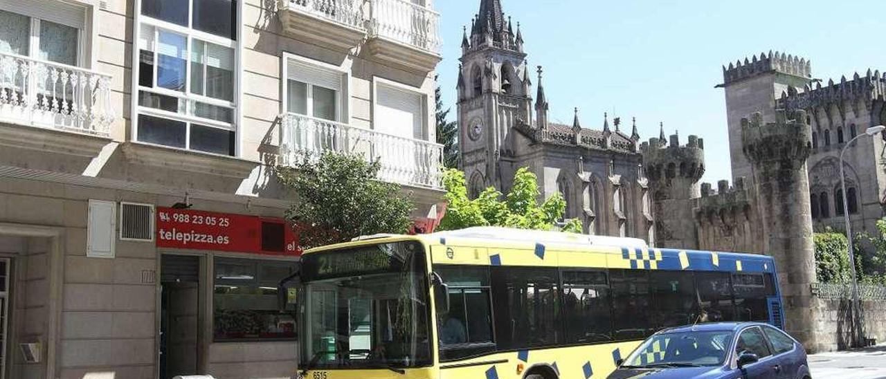 Las paradas de autobús en O Couto no están correctamente señalizadas. // Iñaki Osorio