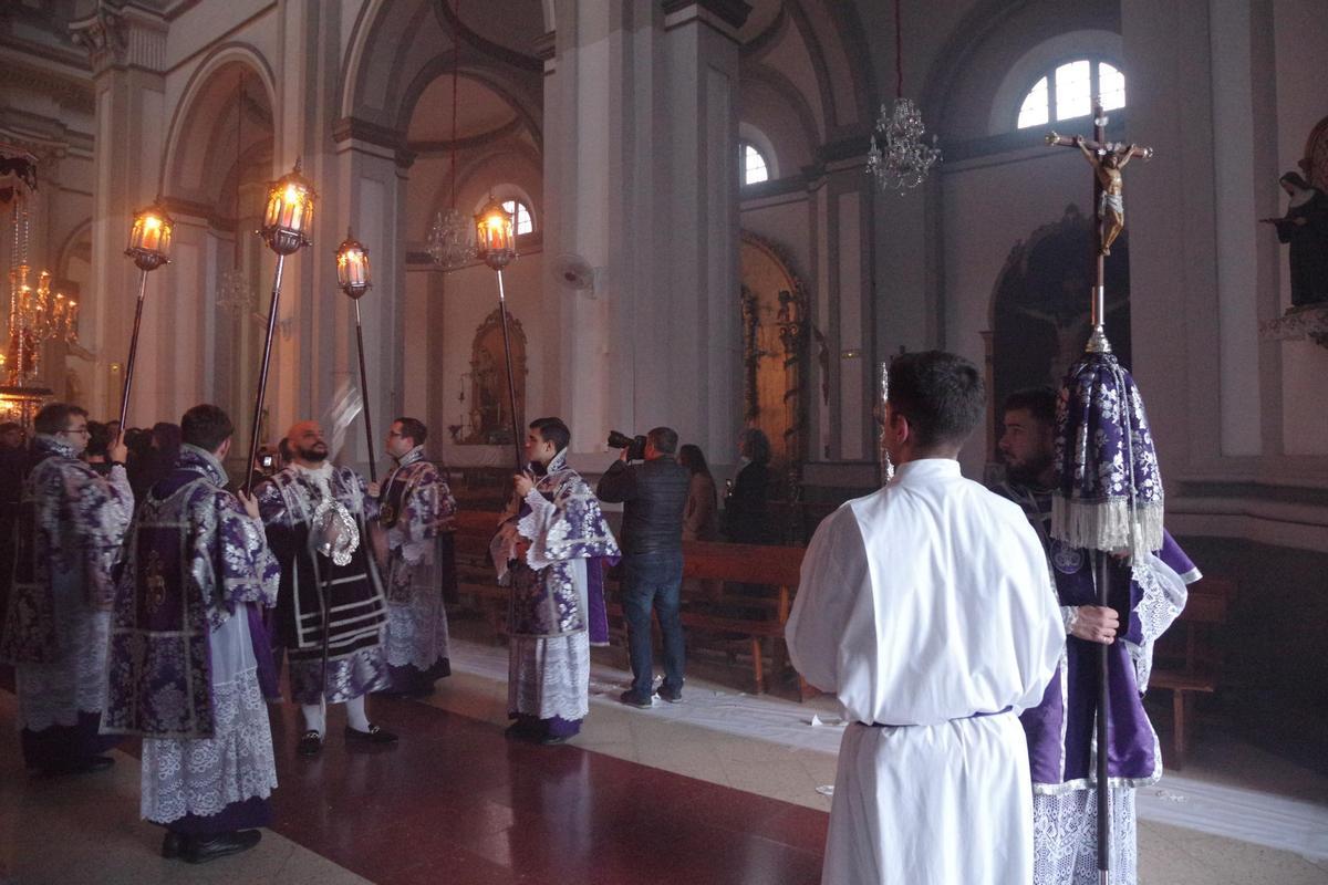 Procesión de Jesús Nazareno de la Llaga en el Hombro, en imágenes