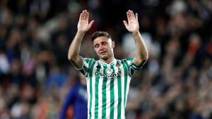 GRAFCVA2695. VALENCIA, 28/02/2019.- El centrocampista del Real Betis, Joaquín, emocionado tras perder el partido ante el Valencia CF de vuelta de las semifinales de la Copa del Rey que se disputa esta noche en le Estadio de Mestalla. EFE/Biel Aliño