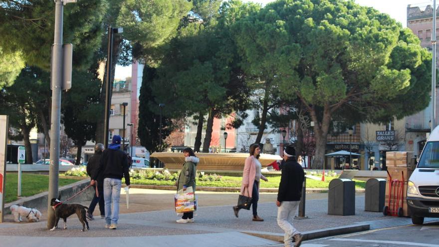 La plaça de la Font Lluminosa dedicada a Ernest Vila.