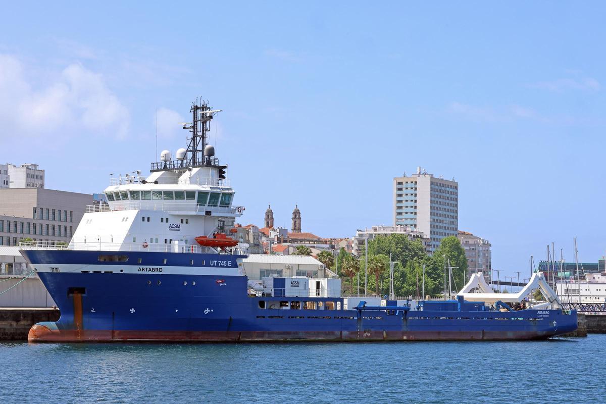 EL Ártabro, un buque de ACSM.