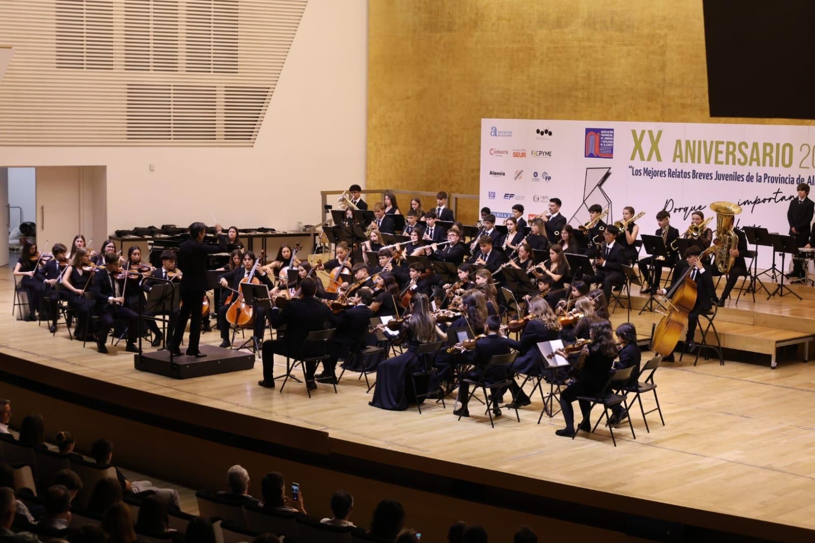 Entrega de premios en el ADDA del XX Concurso de los Mejores Relatos Breves Juveniles de la Provincia de Alicante