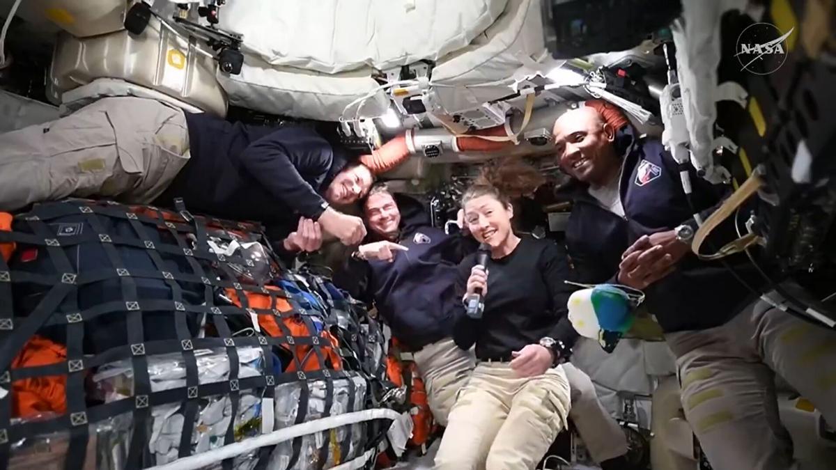 Las primeras palabras de los astronautas de Artemis II desde el espacio