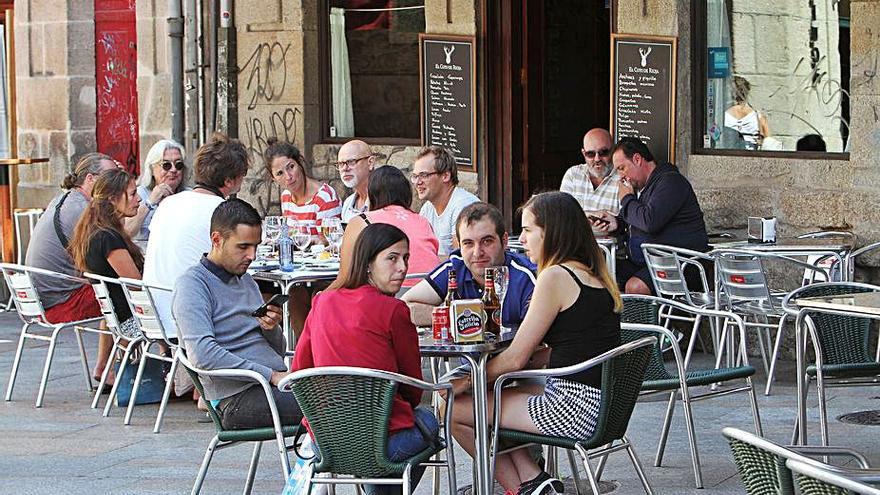 Terrazas en el casco viejo de Ourense.   | // IÑAKI OSORIO