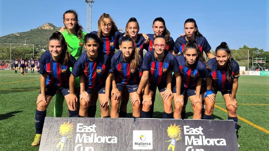 Die U-16-Spielerinnen des FC Barcelona bei East Mallorca Girls Cup in Cala Millor.