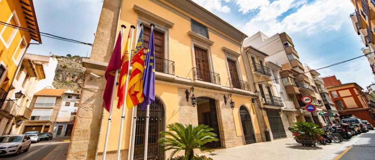 Fachada de la Casa Consistorial de Cullera. | LEVANTE-EMV