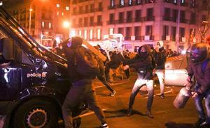 Disturbios en Barcelona durante la manifestación contra la detención de Pablo Hásel.