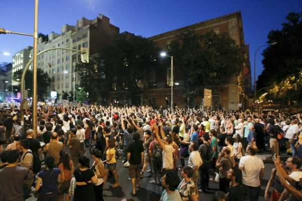 Desalojo de los indignados acampados en la Puerta del Sol y el Paseo del Prado